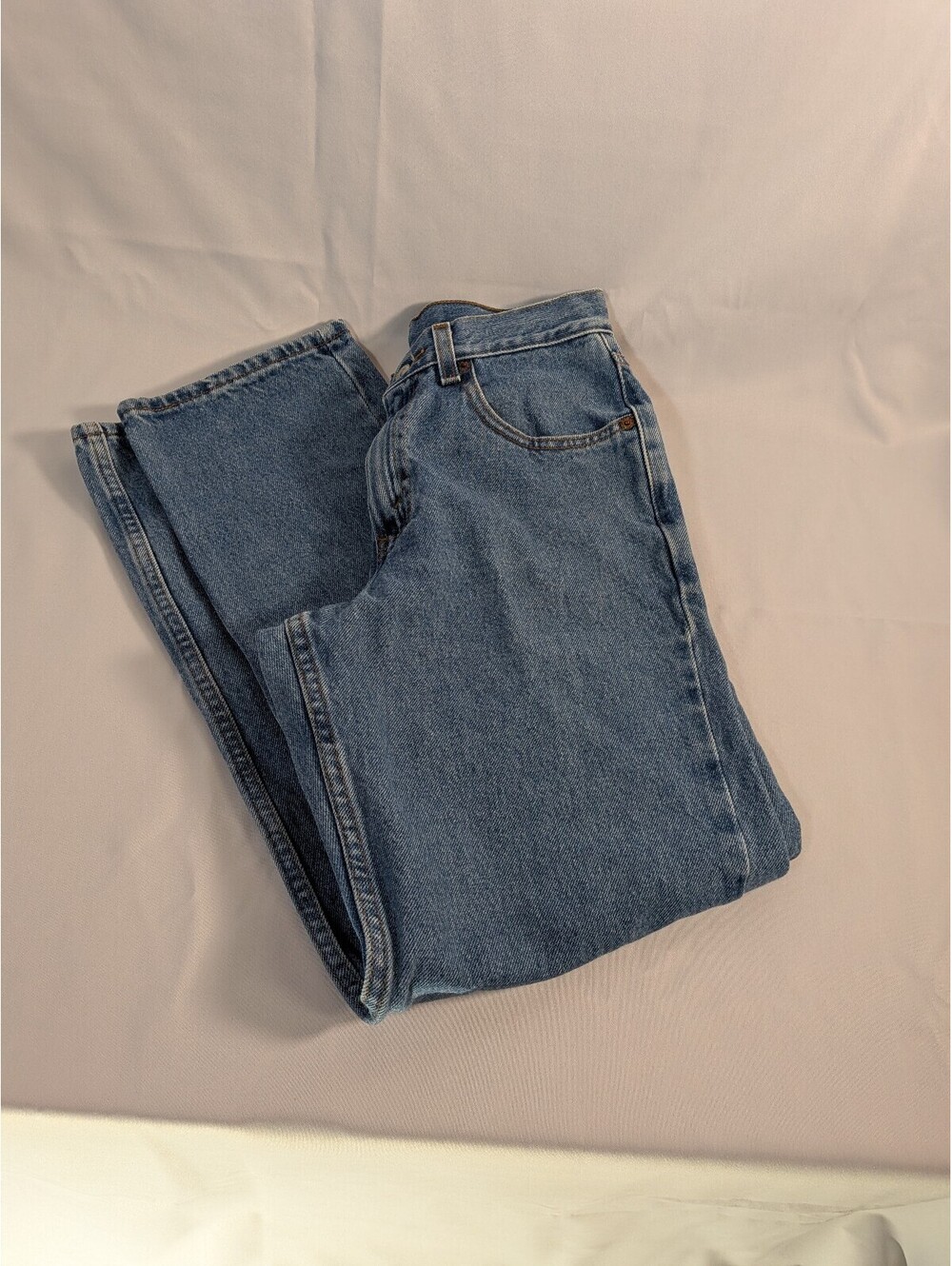 Classic Levi's 550 jeans in a medium blue wash | Size 29X30